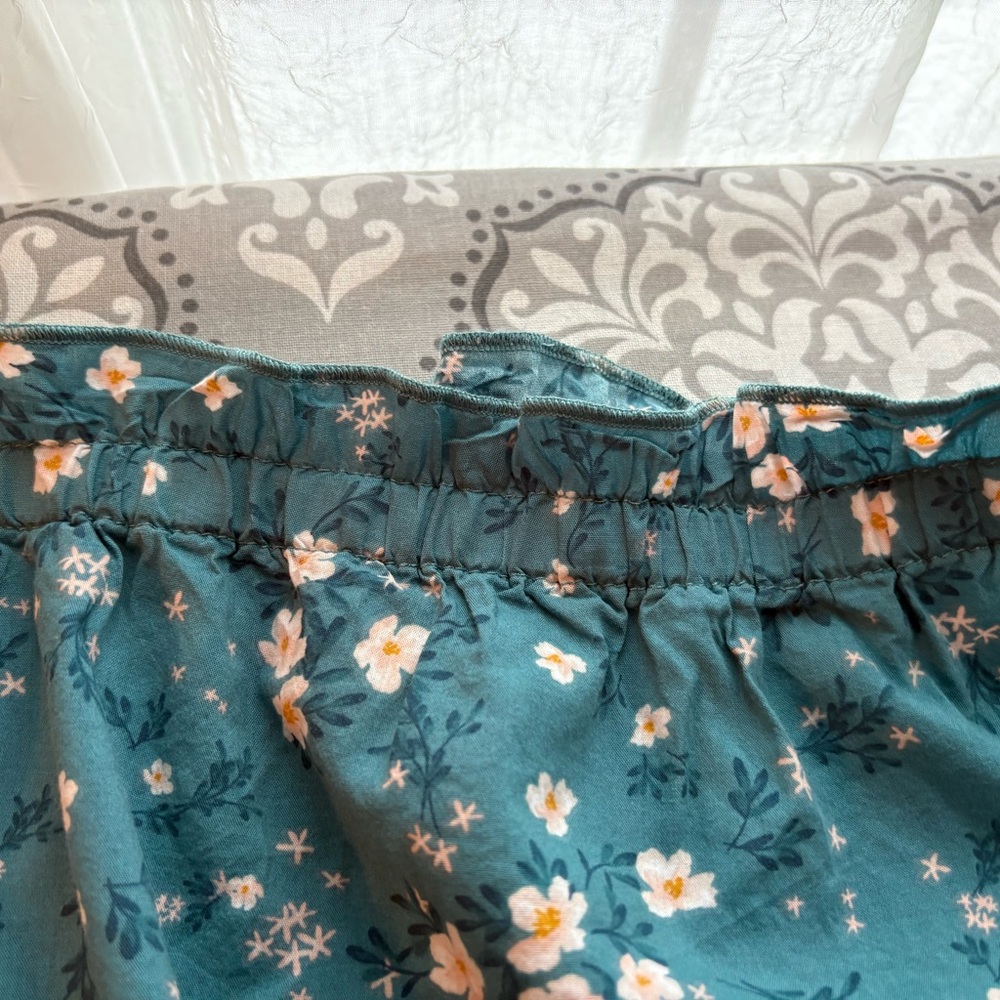 Old Navy Teal Floral Print Shorts - Picture 6 of 8